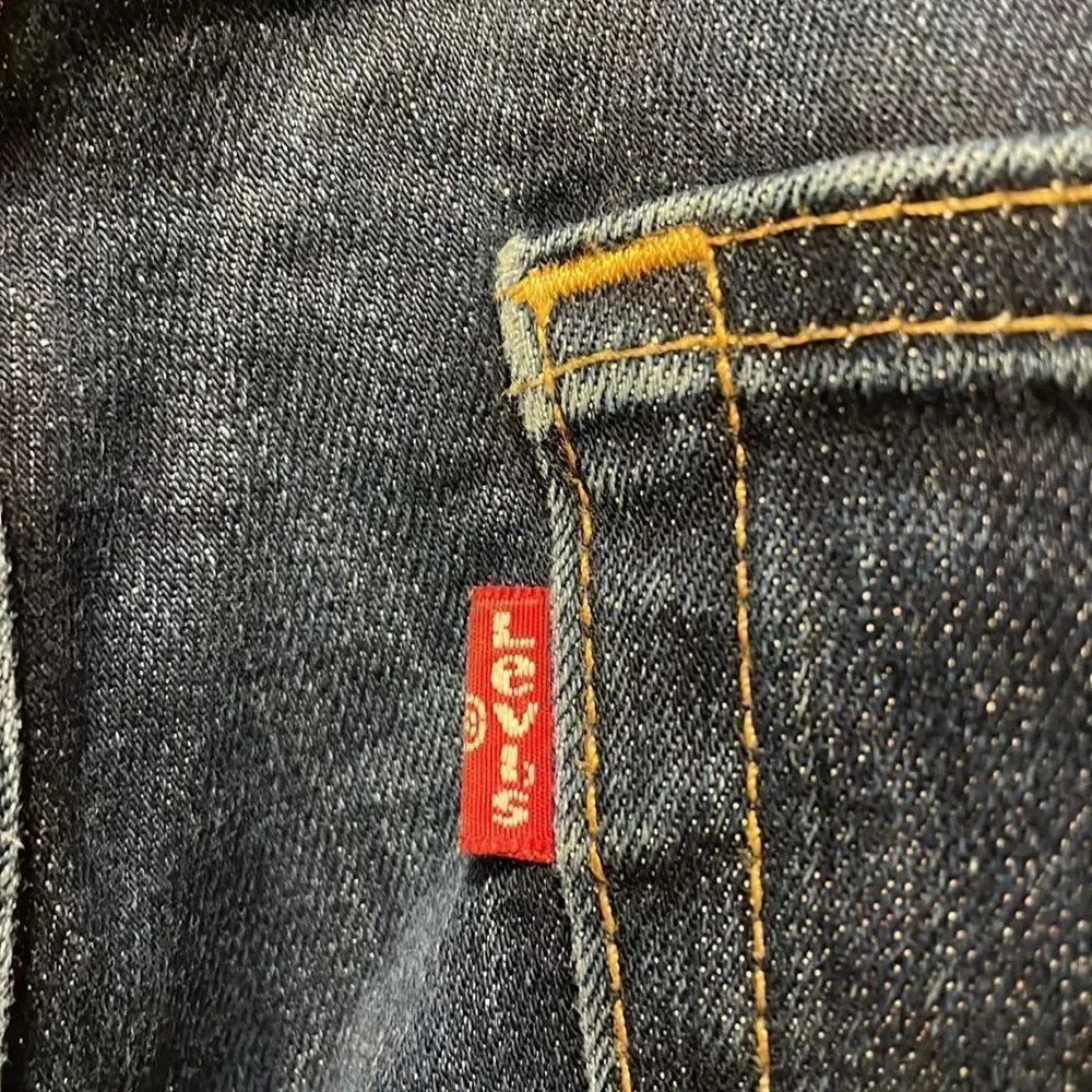LEVI’S Mens dark blue jeans